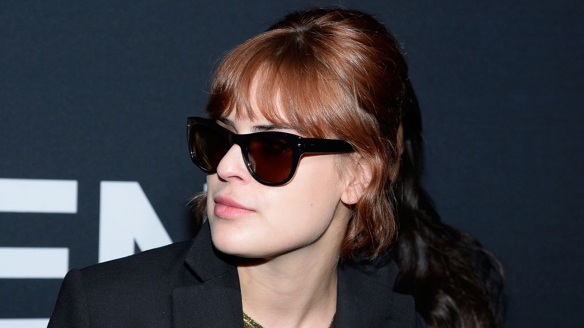 Tallulah Willis's bathroom walls are earthy and elevated Homes & Gardens