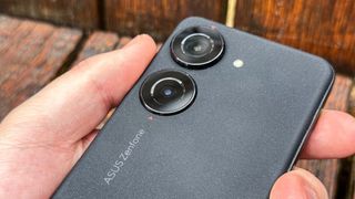 ASUS Zenfone 10 review: a compact flagship 