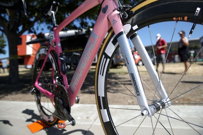 'Classic Cruiser' is a 52cm frame ridden by Evan Huffman. Anna's design comes from her love of pink, rainbows, bunnies and princesses, resulting in colours that wouldn't look out of place on a 1950s Californian classic cruiser