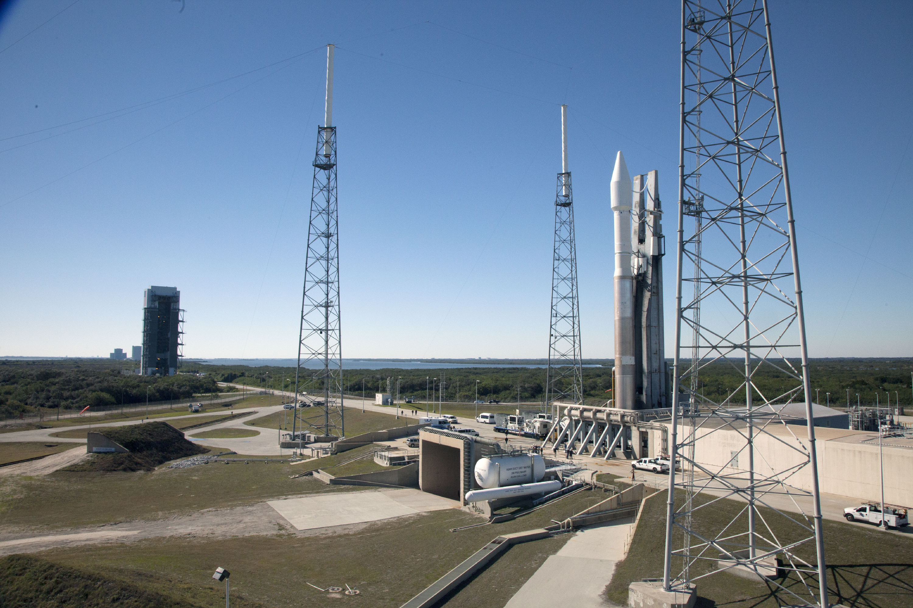 At Cape Canaveral Air Force Station&#039;s Launch Complex 41 in Florida, a United Launch Alliance Atlas 5 rocket with NASA&#039;s Tracking and Data Relay Satellite, or TDRS-L, spacecraft atop, arrives at the launch pad for a planned Jan. 23, 2014 launch.