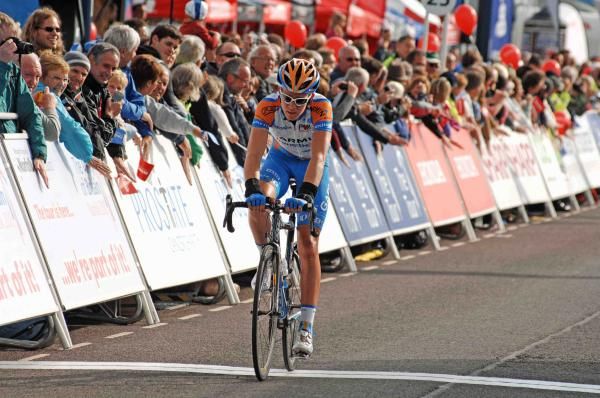 Cameron Meyer rolls in 71st after being on the attack.