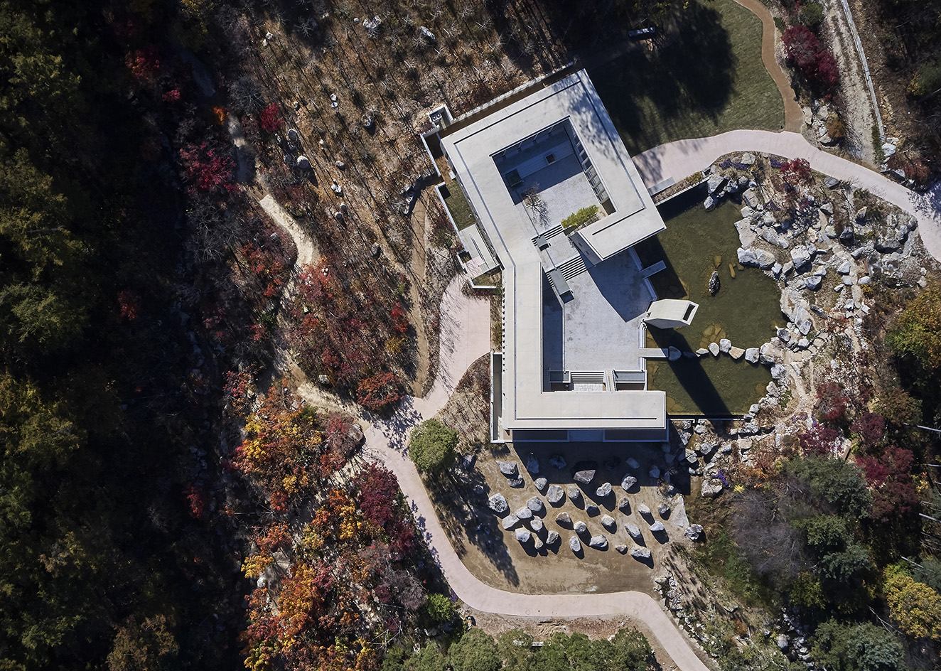 Seongok Academy Building at M&amp;eacute;dongaule