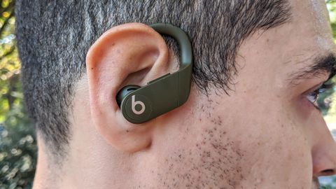 jaybird vista vs beats powerbeats pro