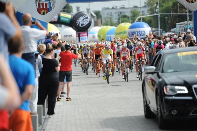 Overall race leader Yauheni Hutarovich (AG2R La Mondiale) leads the field out for the start of the second stage