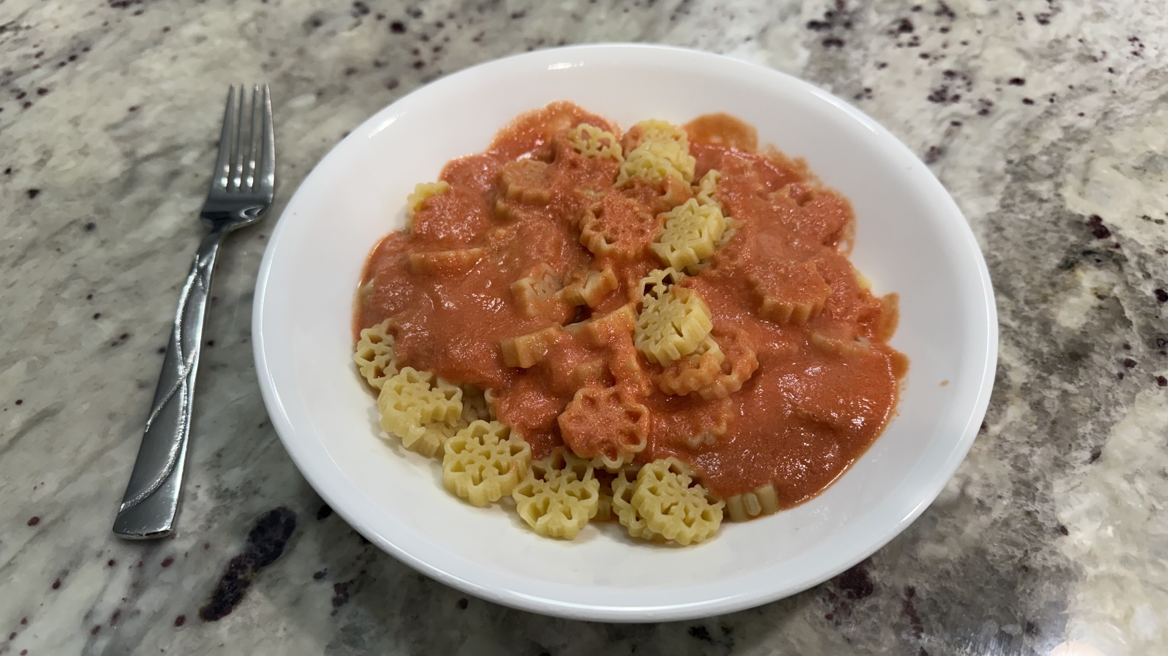 Ninja BlendBOSS&trade; Tumbler Blender with 26oz Travel Tumbler making pasta sauce