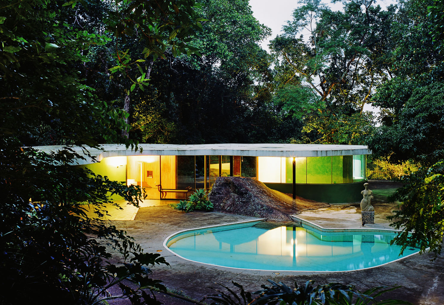 Oscar Niemeyer's Canoas house/Casa Canoas