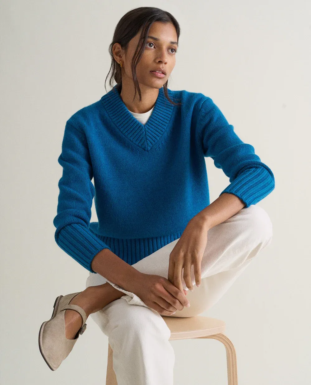 xnf3Vv7wRMGryAYSXkeZ93-320-80 多くのロンドンっ子がこの時代を超越したカシミア ジャンパーを着ているのを見かけましたが、今なら 20% オフです