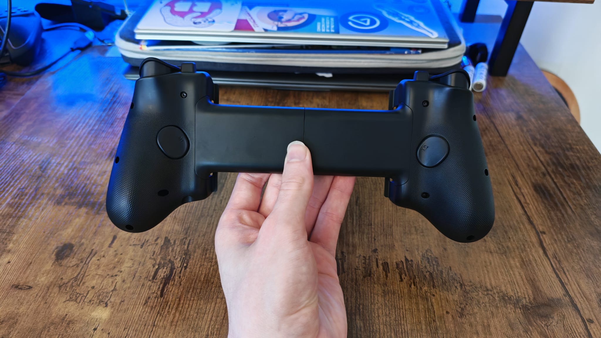 The back of the Razer Kishi V3 Pro
