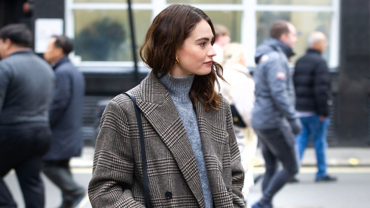 Lily James Mansur Gavriel bucket bag