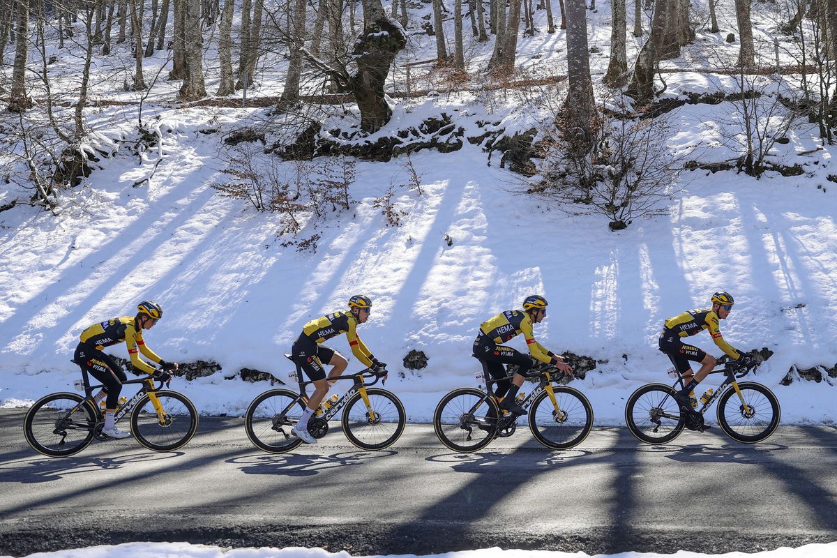 Itzulia Basque Country 2022 - 61st Edition - 2nd stage Leitza - Viana 207,6 km - 05/04/2022 - Team Jumbo - Visma - photo Luis Angel Gomez/SprintCyclingAgency&Acirc;&copy;2022