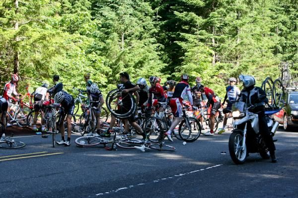 A huge crash in the men's field split things up early on.