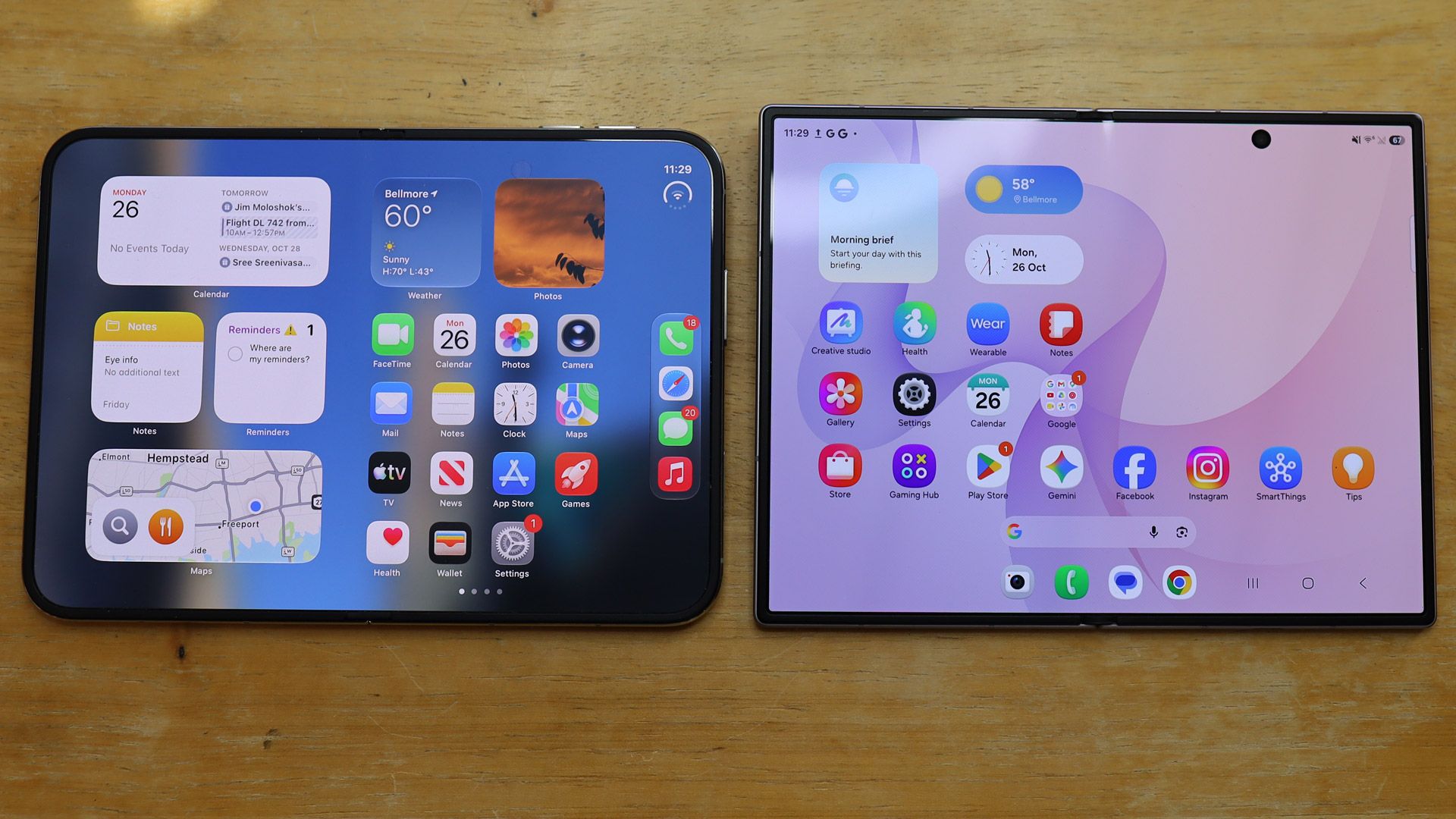 iPhone Duo vs Samsung Galaxy Z Fold 8