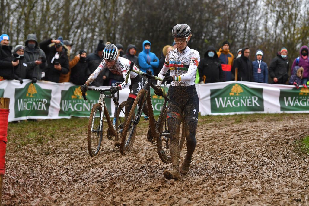 BESANCON FRANCE NOVEMBER 28 Maghalie Rochette of Canada competes during the 6th Besanon UCI CycloCross Worldcup 2021 Womens Elite CXWorldCup UCIcyclocrossWC on November 28 2021 in Besancon France Photo by Luc ClaessenGetty Images