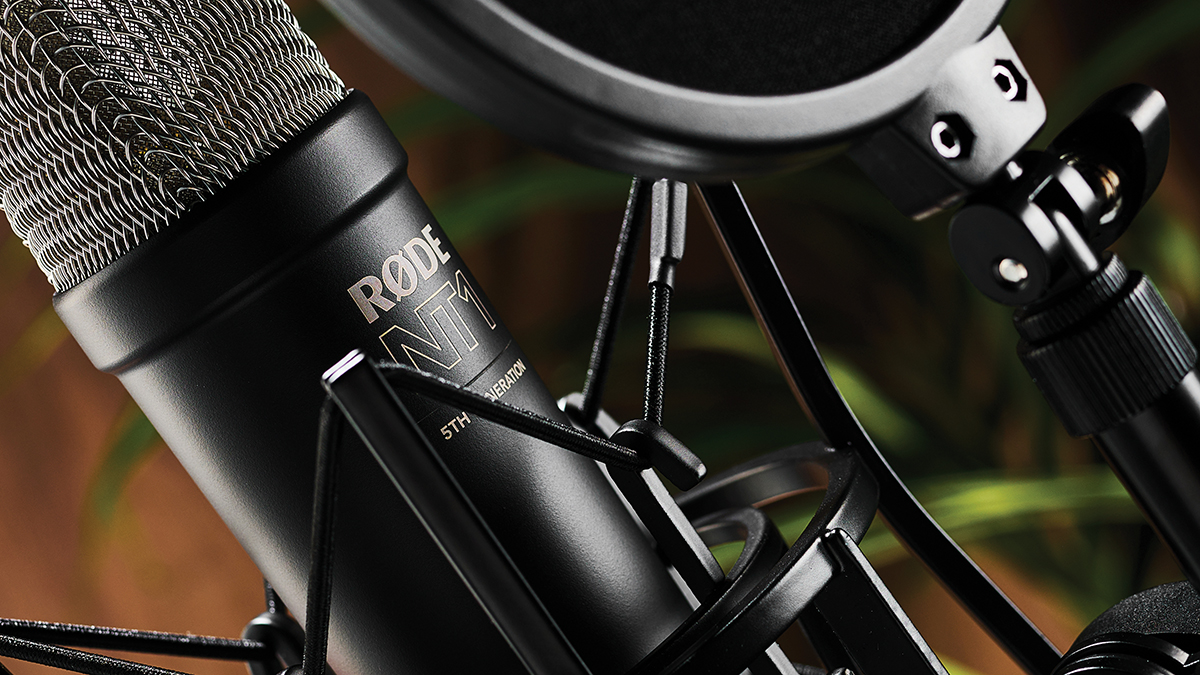 RODE NT1-A Vocal Recording Kit with Audio Interface, Headphones