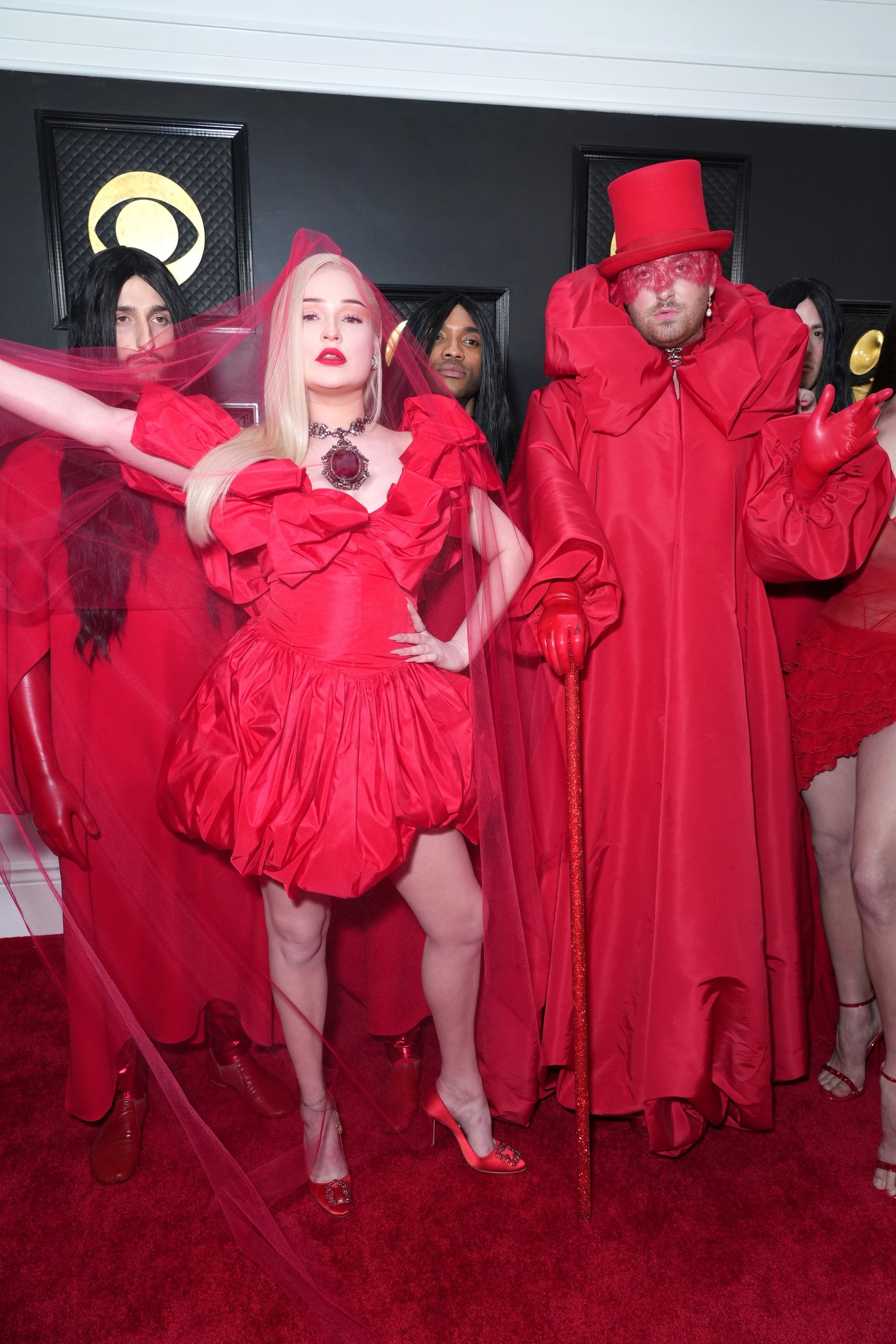 Kim Petras and Sam Smith at the grammys 2023 red carpet