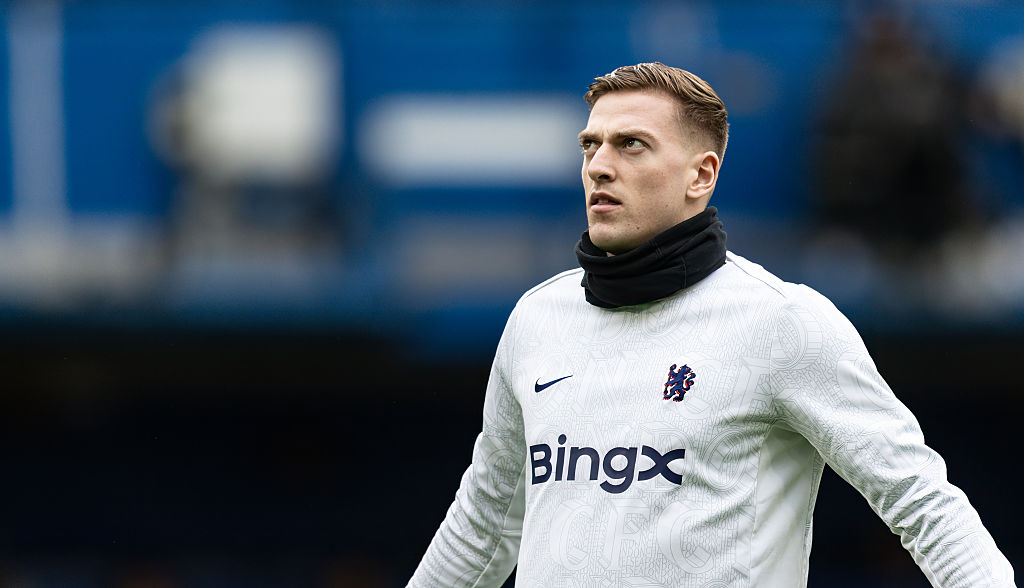 Liam Delap warming up for Chelsea