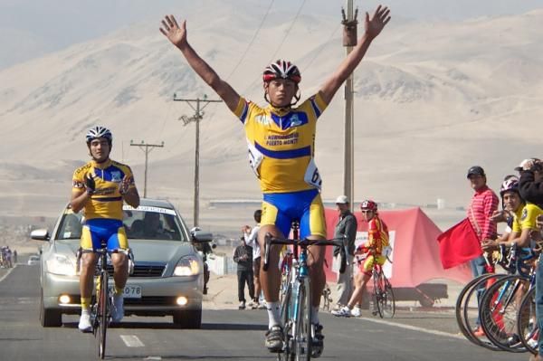 Oscar Velasquez (Melipulli) wins the junior race.