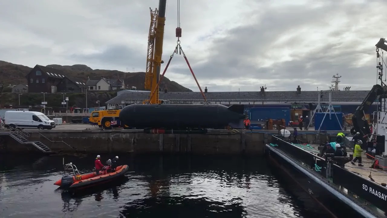 The XV Excalibur with the Mk 48 heavyweight torpedo attached 
