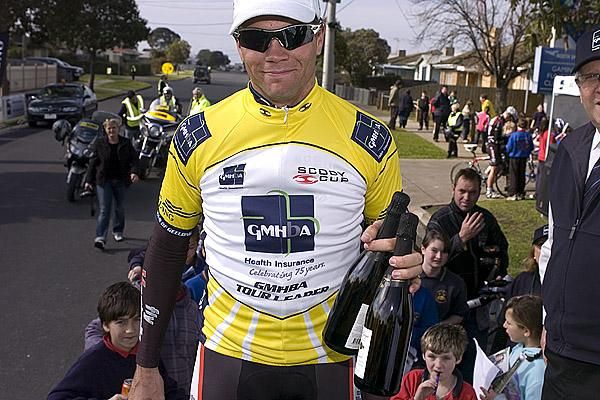 Jonathan Cantwell (Fly V Australia), fresh from racing in the USA and now in yellow as the GMHBA Tour of Geelong leader after stage one.
