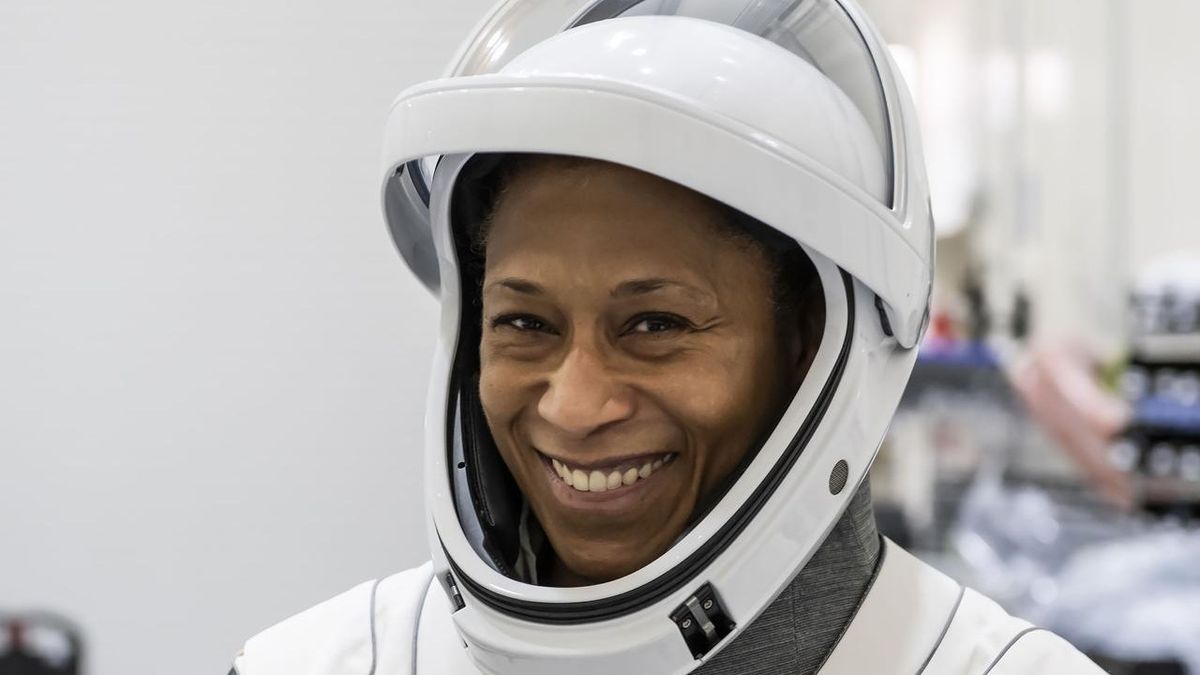 Prečo astronautka NASA Janet Epps čakala ďalších 6 rokov, aby mohla letieť s vesmírnou misiou na Medzinárodnú vesmírnu stanicu?