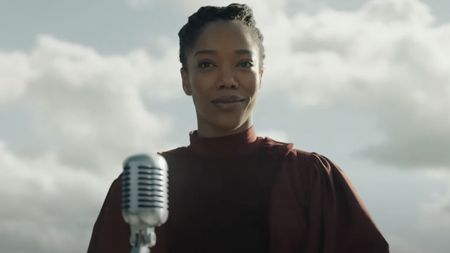 Nasha Barridge (Naomi Ackie) addresses her comrades in Mickey 17