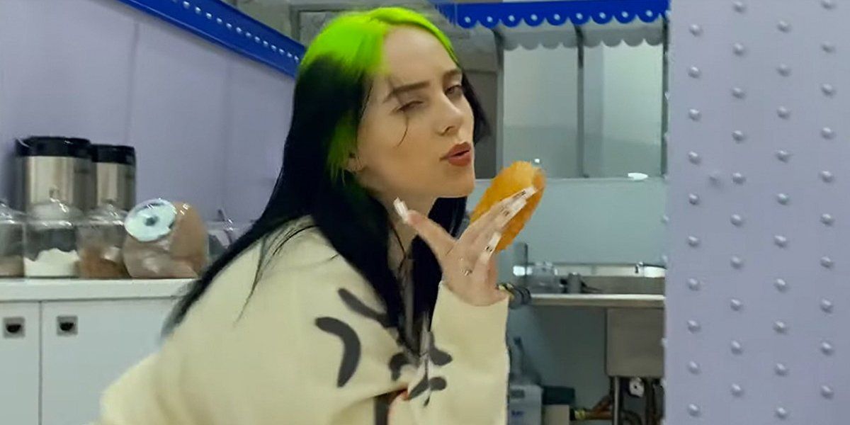 No Time To Die Singer Billie Eilish Finally Switched Up Her Green And ...