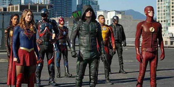 the cw arrow the flash legends of tomorrow supergirl invasion crossover