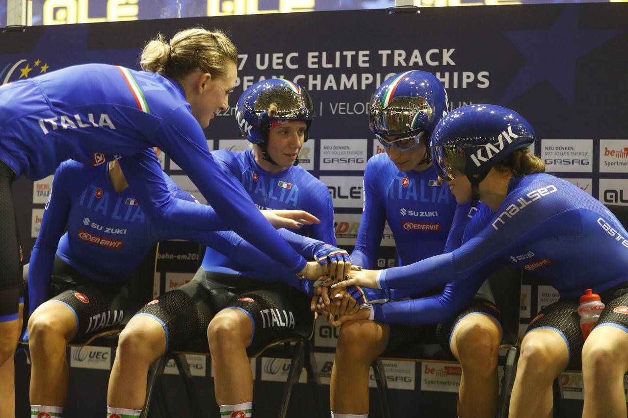 The Italian woman get themselves ready for their effort
