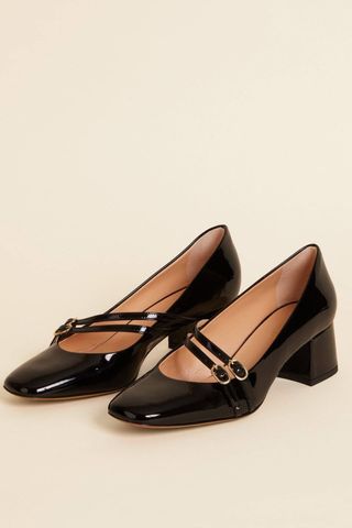 black Mary Jane shoes with low heel