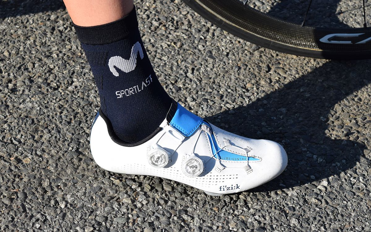 A look at the Movistar team issue Fizik R1 Infinito shoes