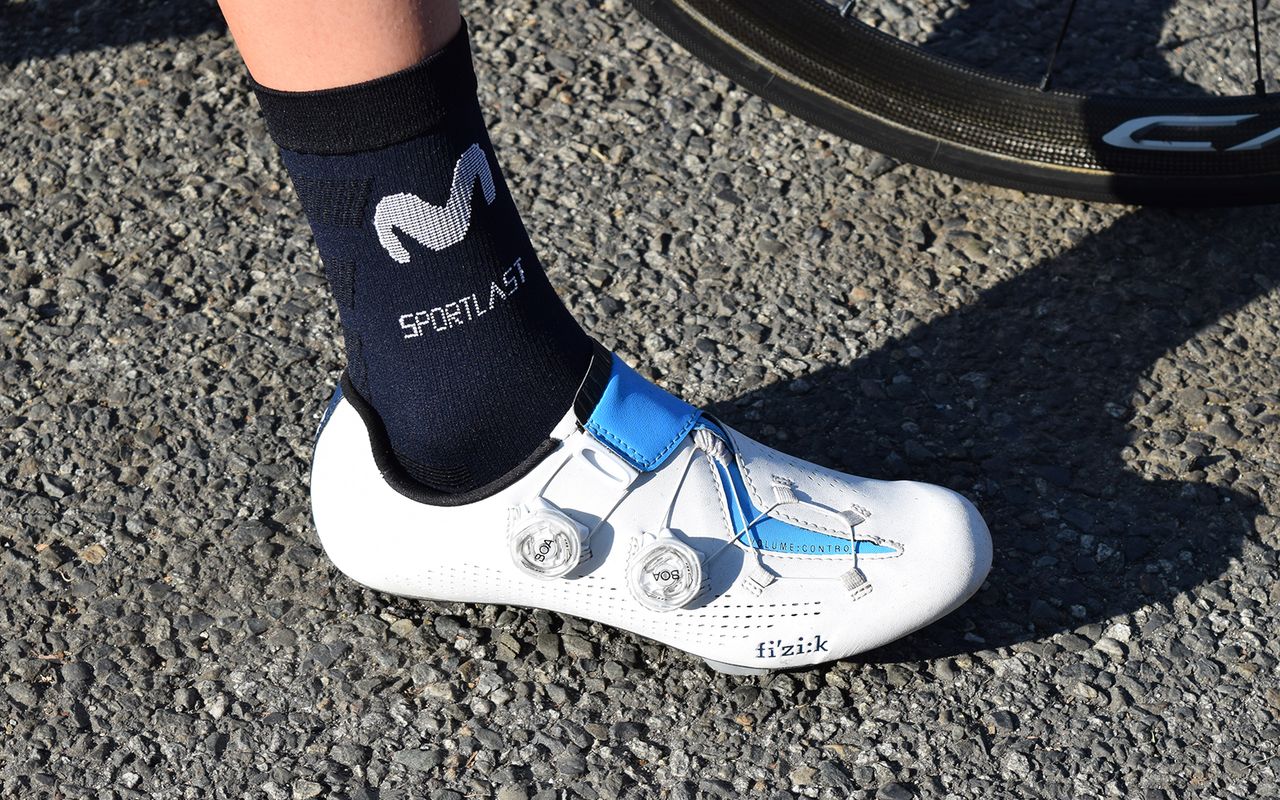 A look at the Movistar team issue Fizik R1 Infinito shoes