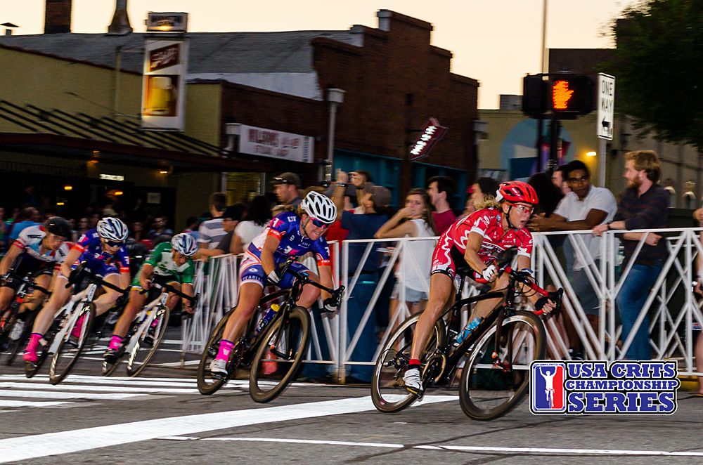Women's race starting to split apart