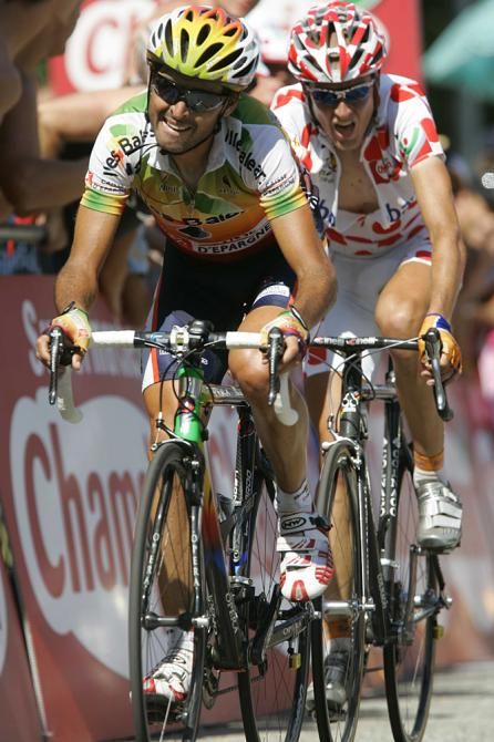 Francisco Mancebo and Michael Rasmussen on the climb to Ax-3 Domaines