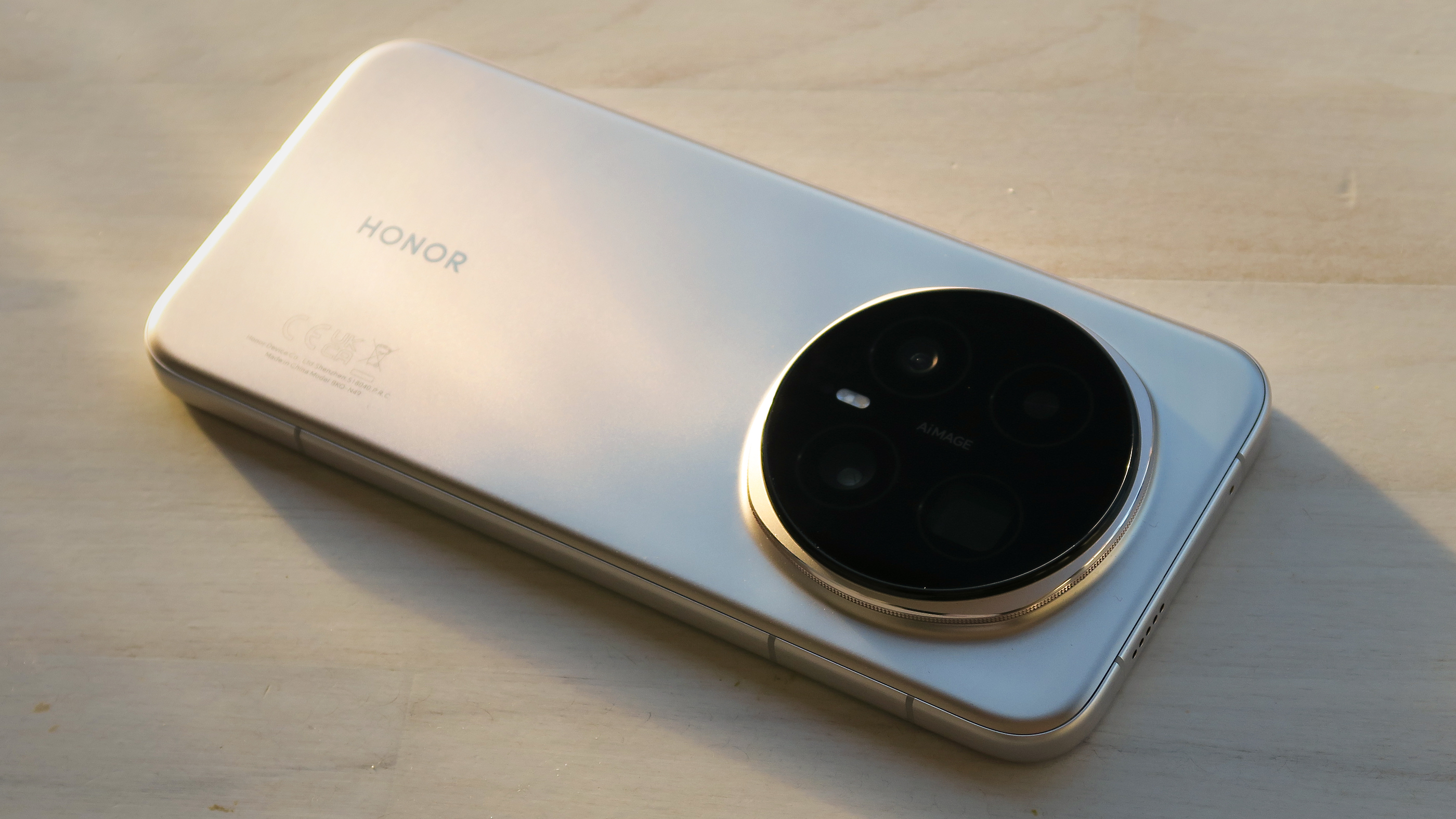 Honor Magic 8 Pro REVIEW T3 back angled