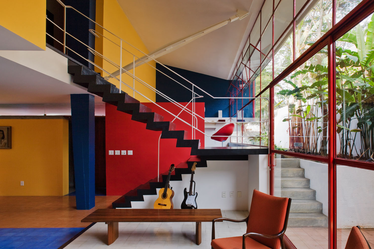beata house, colourful modernist interior by vilanova artigas