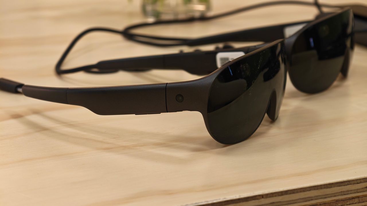 Comparing the standard and large size Meta VR Glasses