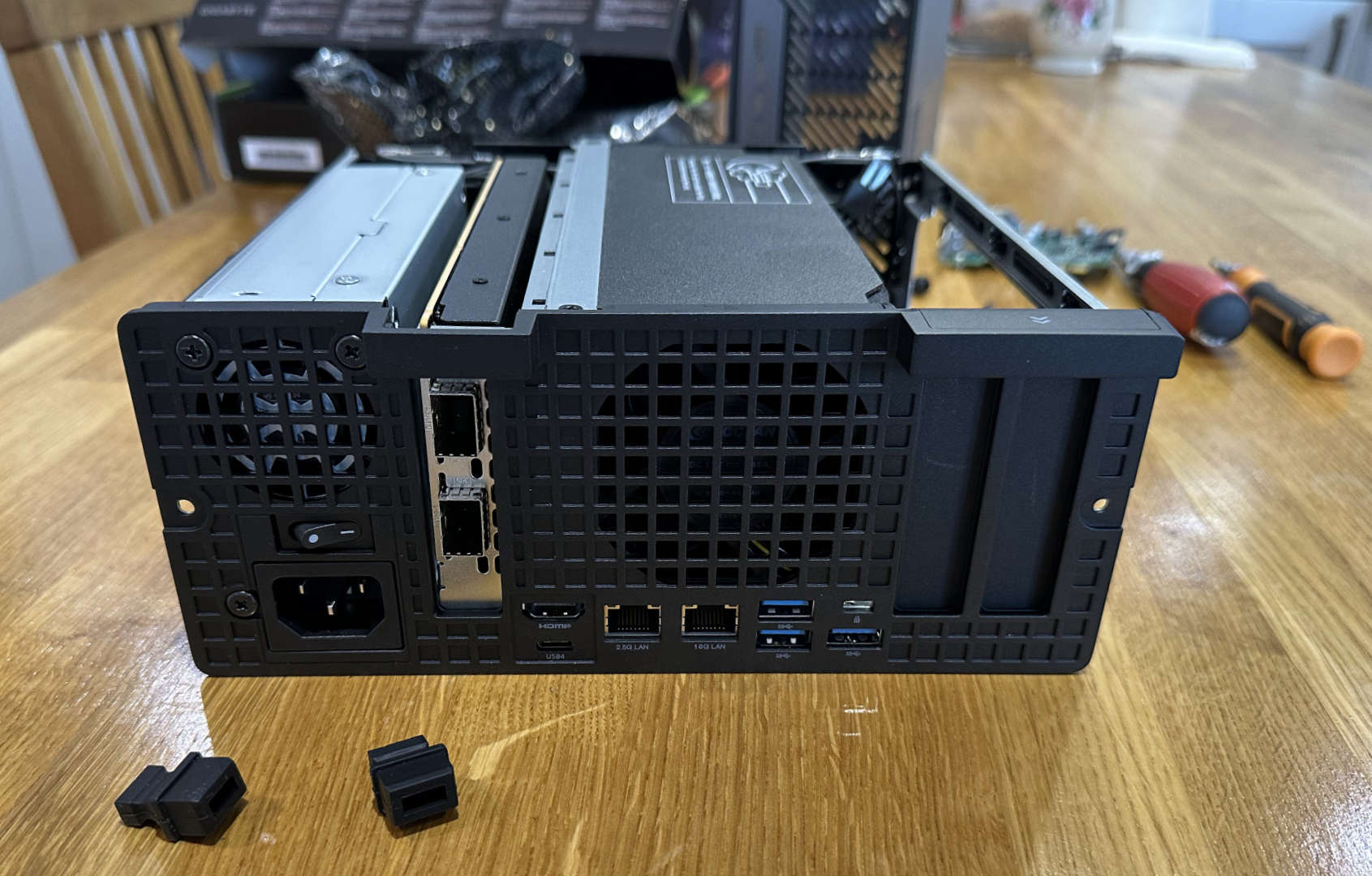 Minisforum MS-02 Ultra mini workstation hands-on testing