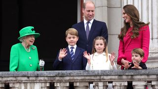 Queen Elizabeth II, Prince George of Cambridge, Prince William, Duke of Cambridge, Princess Charlotte of Cambridge, Catherine, Duchess of Cambridge and Prince Louis of Cambridge on the balcony of Buckingham Palace