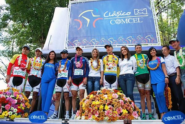 Juan Pablo Suarez heads a smiling podium.