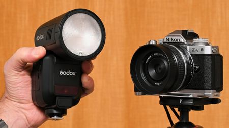 Godox V100 flashgun product image