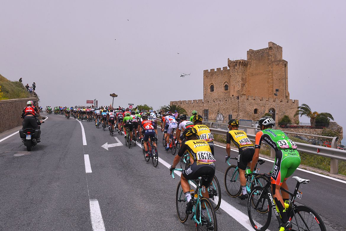 The back of the pack at the Giro d'Italia