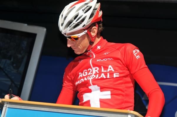 Martin Elmiger (AG2R La Mondiale) signs on.