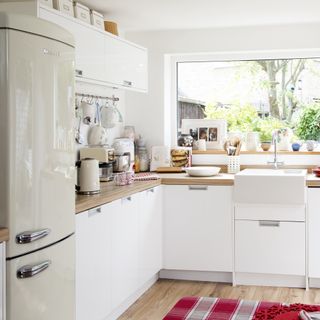 A white country style kitchen