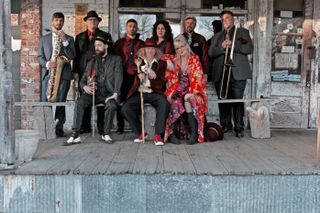 The Squirrel Nut Zippers are back!