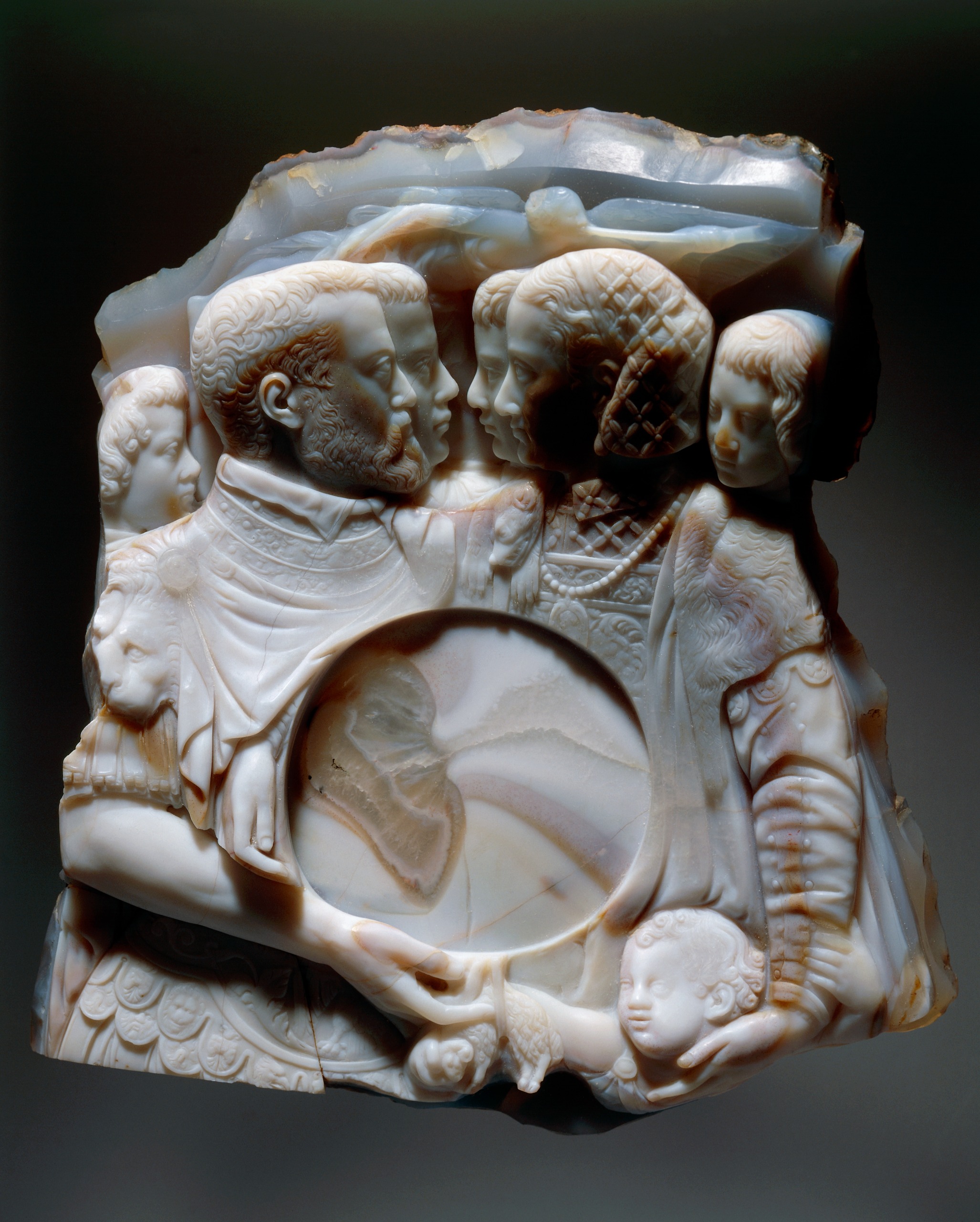 Onyx cameo depicting Cosimo I de Medici and his family