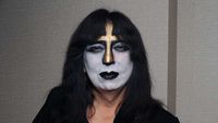 Vinnie Vincent in Kiss makeup