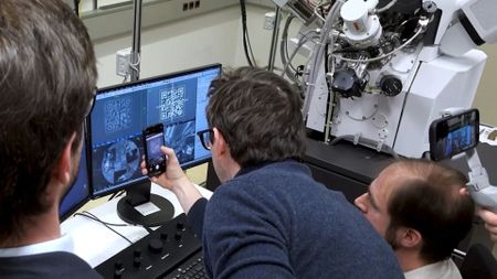 The world's smallest QR code