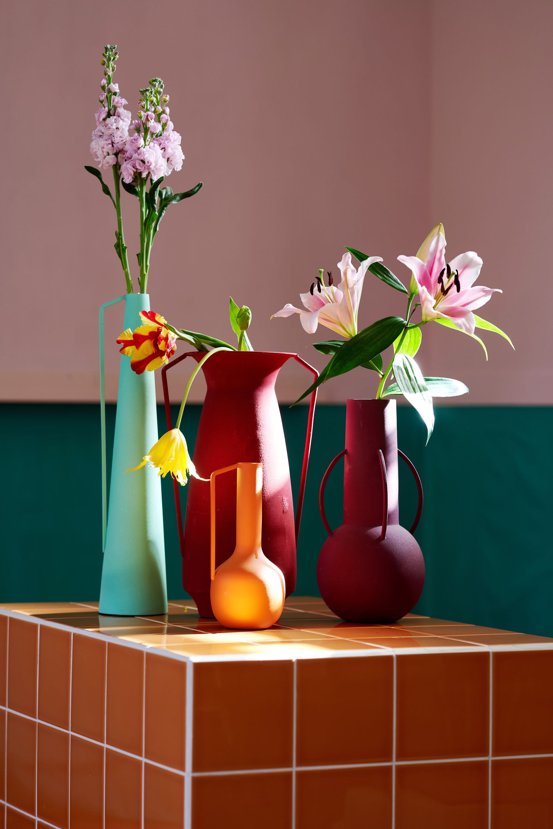 How to Take Care of Tulips in a Vase – 6 Tips From Experts | Livingetc