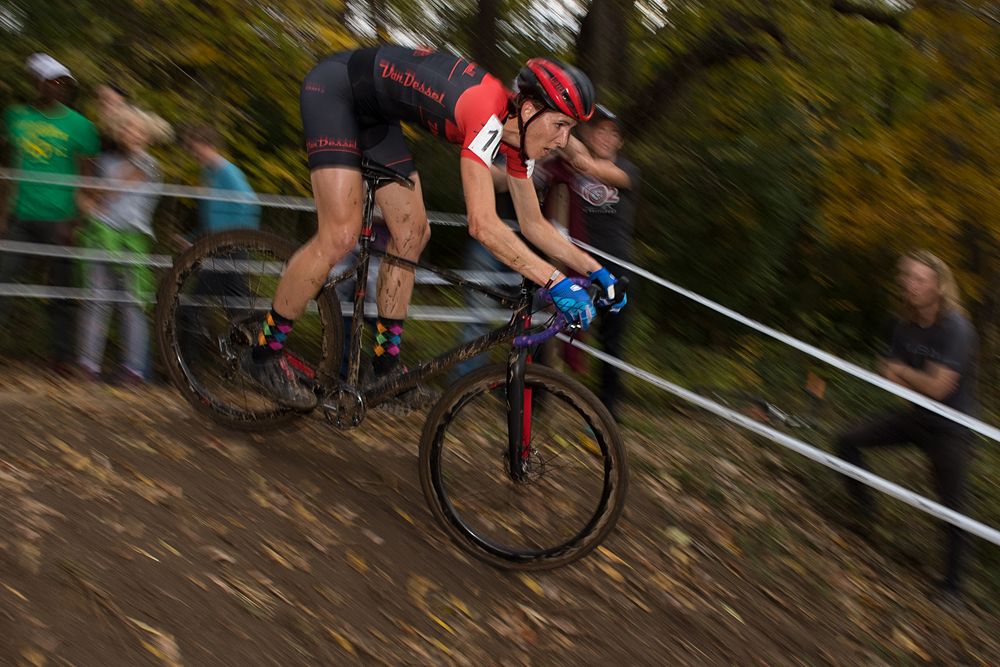 Sunny Gilbert (USA) Van Dessel Factory Team takes a steep descent.