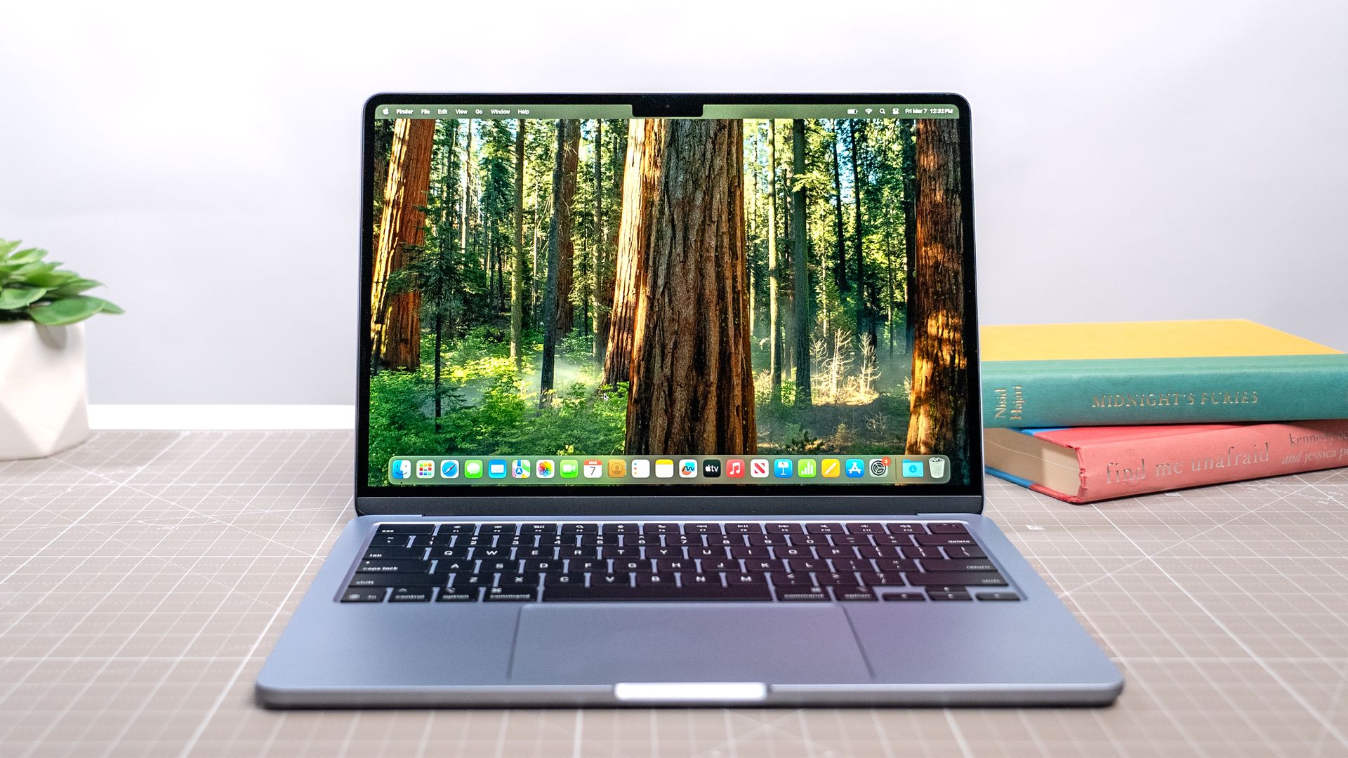 I've been using the MacBook Air M4 for 3 months — here's my pros and ...